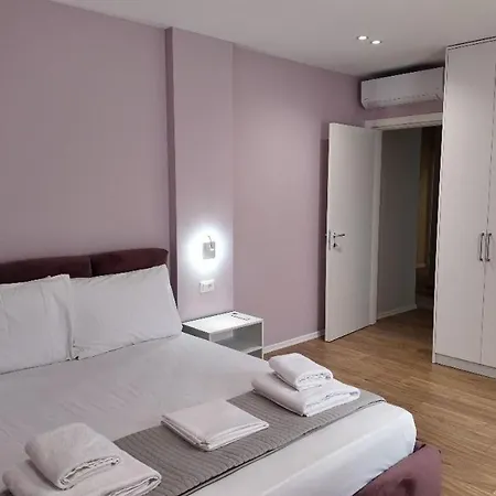 Team Apartment *